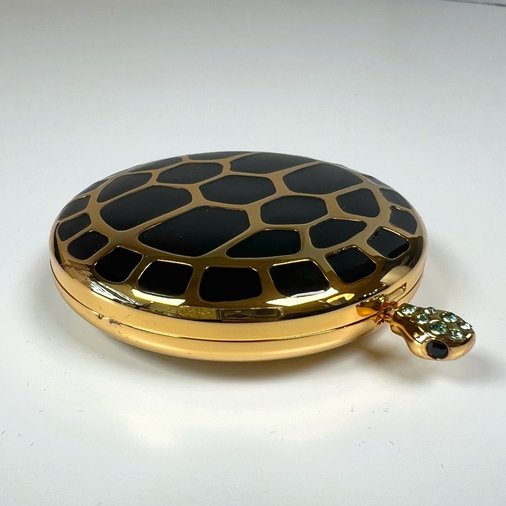 Estée Lauder | Turtle Endurance Compact